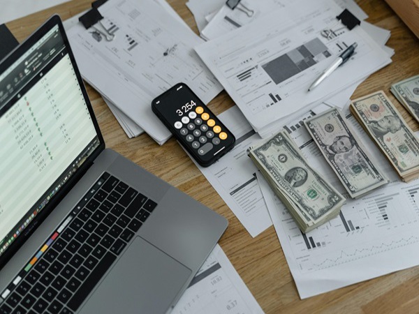 Conquer Your Cash: 5 Everyday Hacks to Slash Your Spending and Boost Your Savings